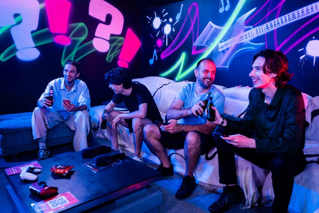 Escape game à Pérols : jouer à 25 minutes en tram, chez The Grand Asylum 5 escape game Montpellier depuis Pérols et le littoral équipe à la sortie