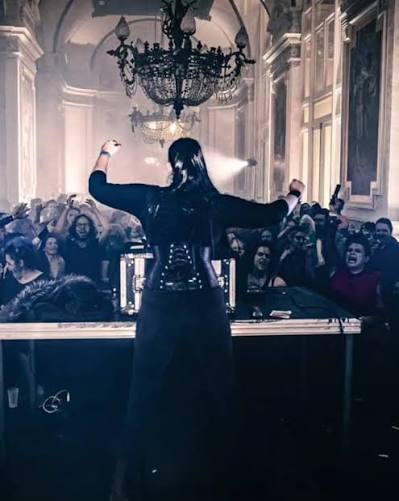 Que faire à Halloween à Montpellier en 2026 : le guide des frissons 2 soirée Halloween Montpellier place de la Comédie